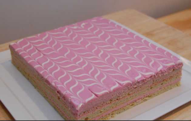 Premium RED N White Velvet Cake